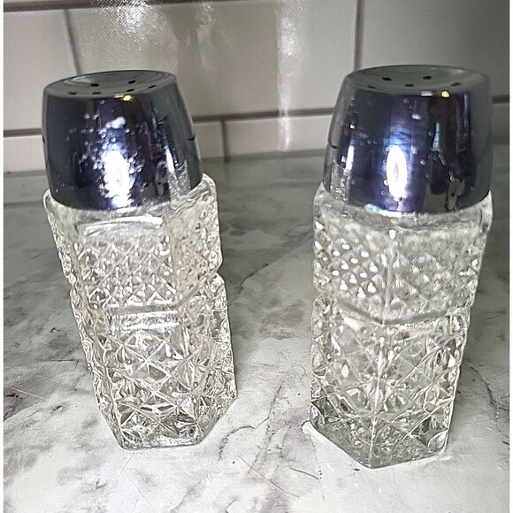 Vintage Anchor Hocking Glass Wexford Salt & Pepper Shakers Set Diamond Pt. *Read - Picture 5 of 5